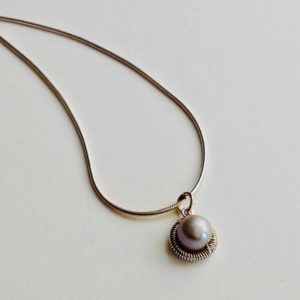 Bound Circle Pendant & Pearl