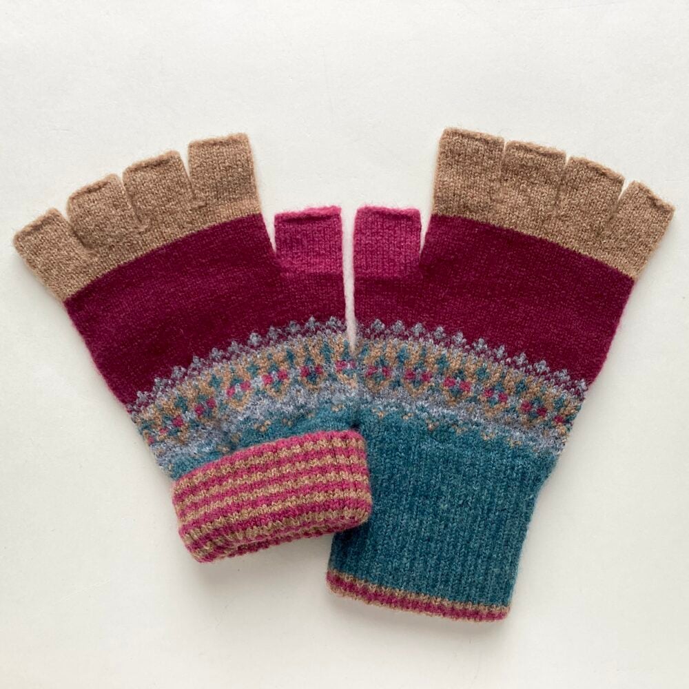 Alloa Fingerless Gloves in Velvet
