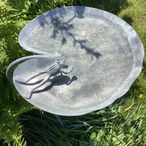 'Frog Lily Pad Bird Bath'