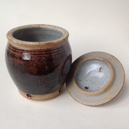 'Garlic Pot' in Stoneware