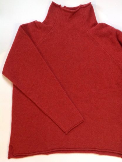 Corry Raglan Pullover in Rouge