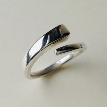 "Clou" Silver Ring