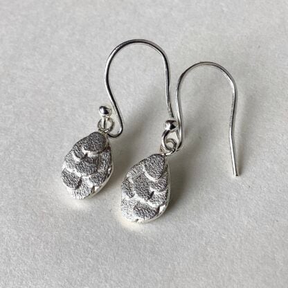 Small Kimana Drops in Frosted Silver