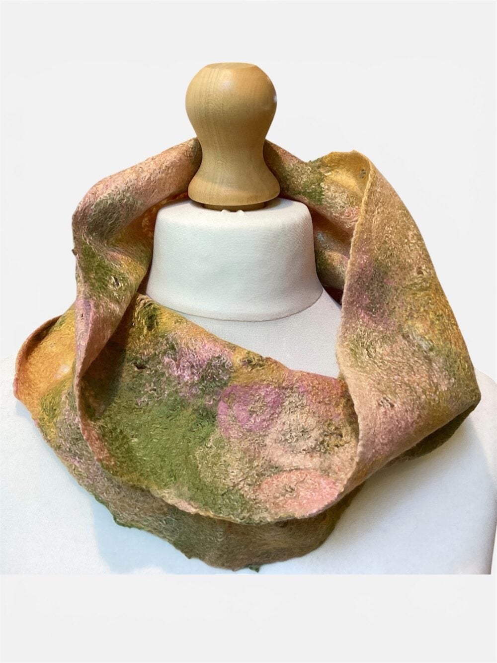 ‘Pastel Shades Lacy Cowl’