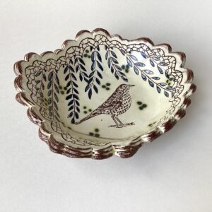 'Small Scalloped Thrush Dish'