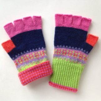 Alloa Fingerless Gloves in Molly