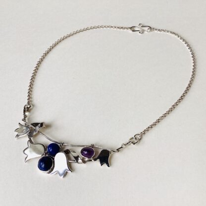 ‘Silver Necklace with Lapis Lazuli and Amethyst’