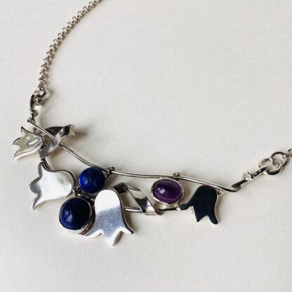 ‘Silver Necklace with Lapis Lazuli and Amethyst’