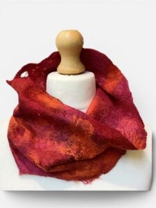 ‘Crimson & Red Lacy Cowl’