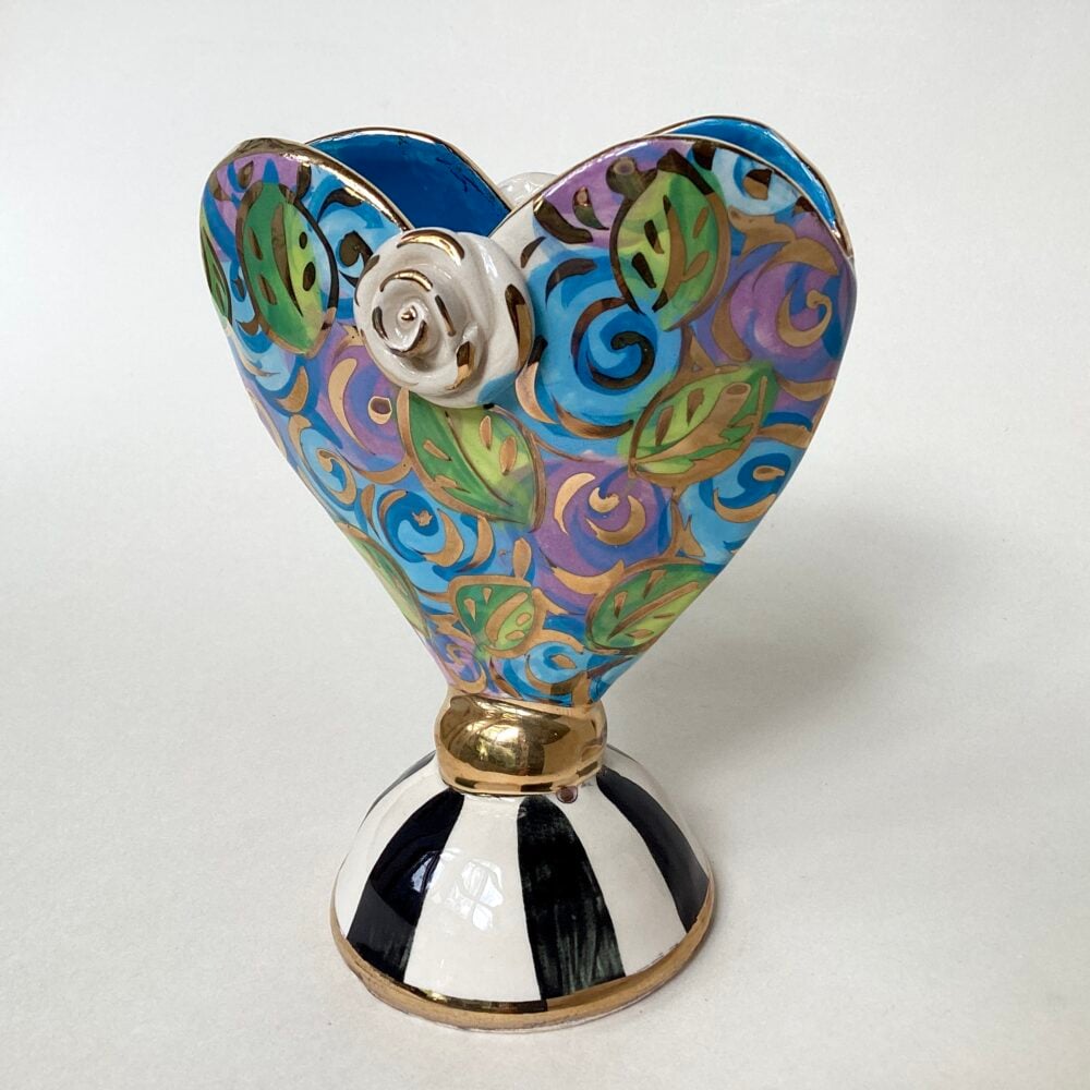 ‘Baby Heart Vase in Blue Rosebush’
