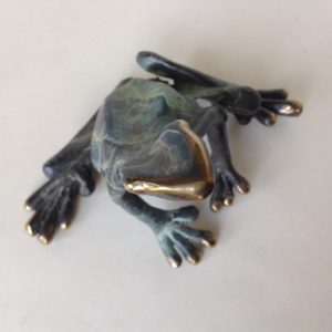 Bronze Sitting Frog