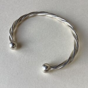 ‘Ball end Twist’ Silver Bangle