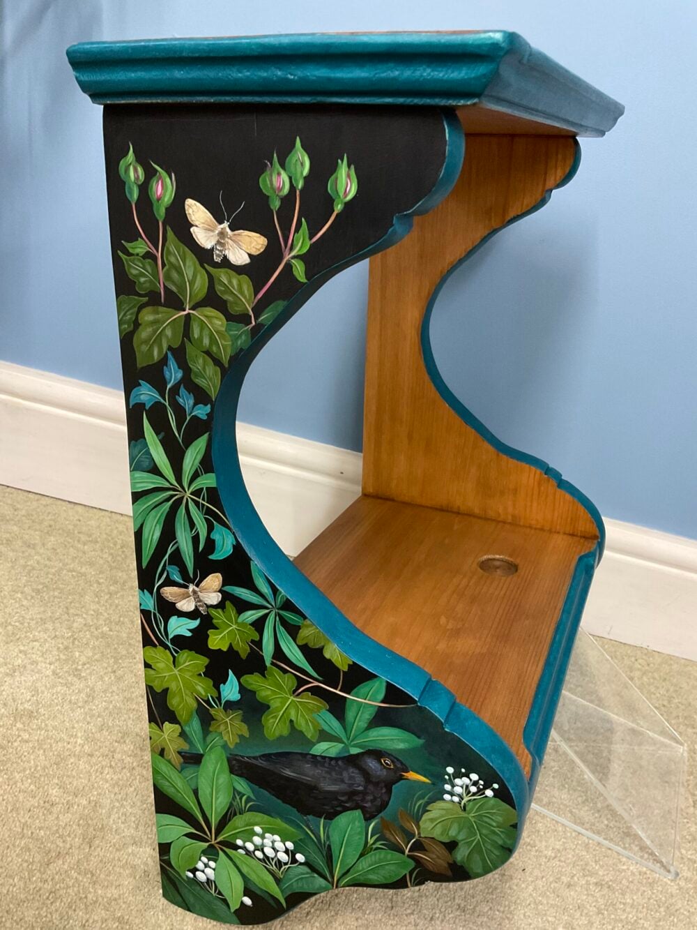 ‘Blackbird Penny Shelf’